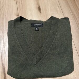 Banana Republic Dark Green V-Neck Sweater